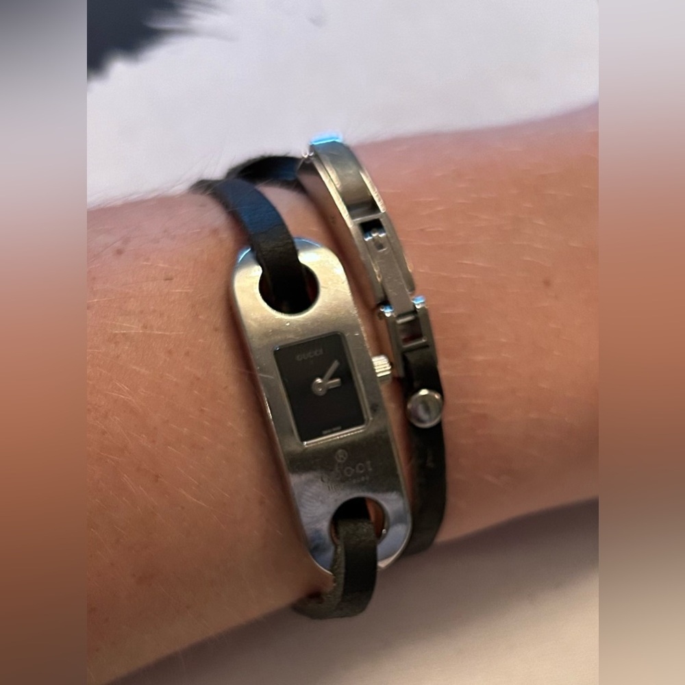 GUCCI 6100L Wrap Around Watch